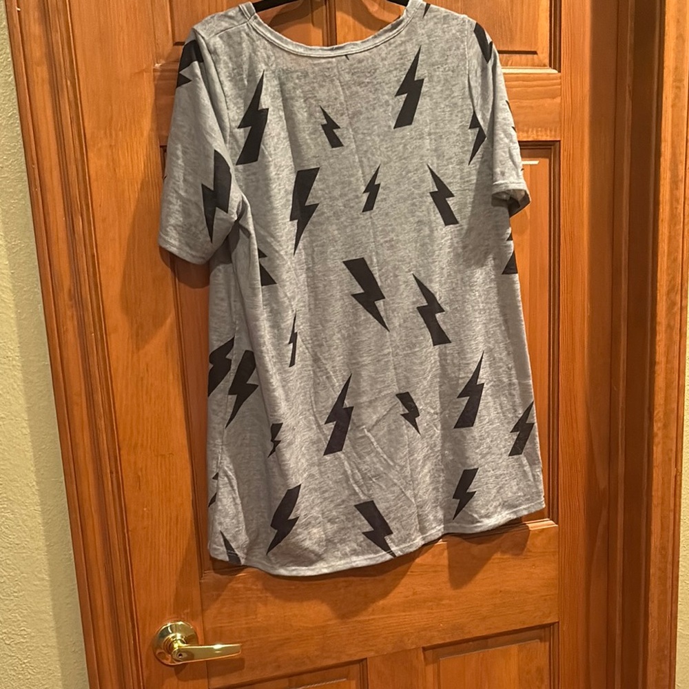 Bibi Gray And Black Patterned Tee - image 3